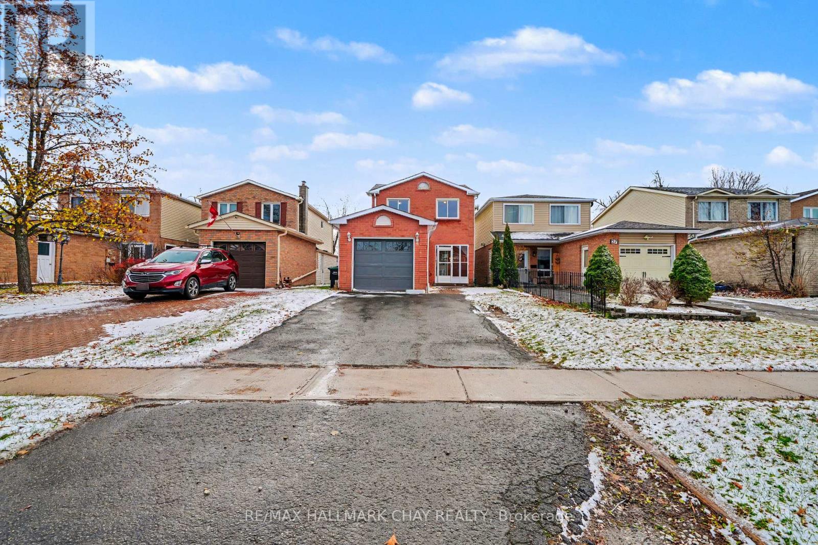 29 Baltimore Road, Barrie, Ontario  L4M 5M6 - Photo 2 - S12587474