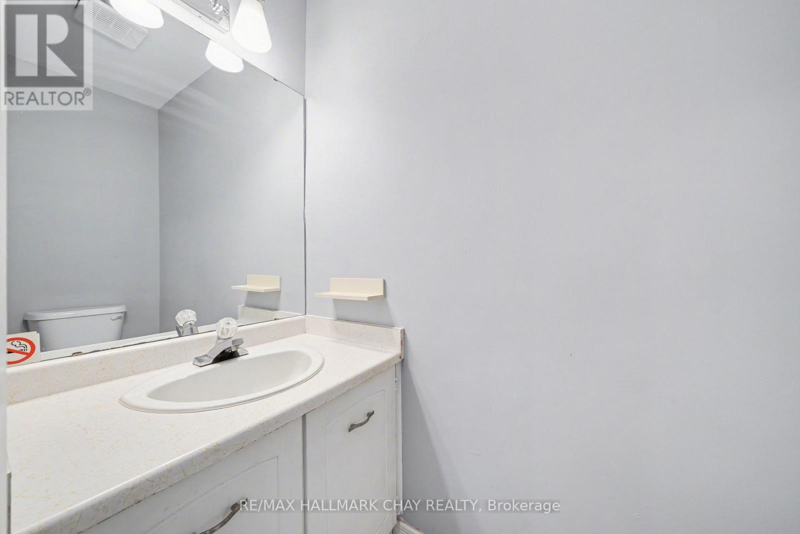 29 Baltimore Road, Barrie, Ontario  L4M 5M6 - Photo 6 - S12587474