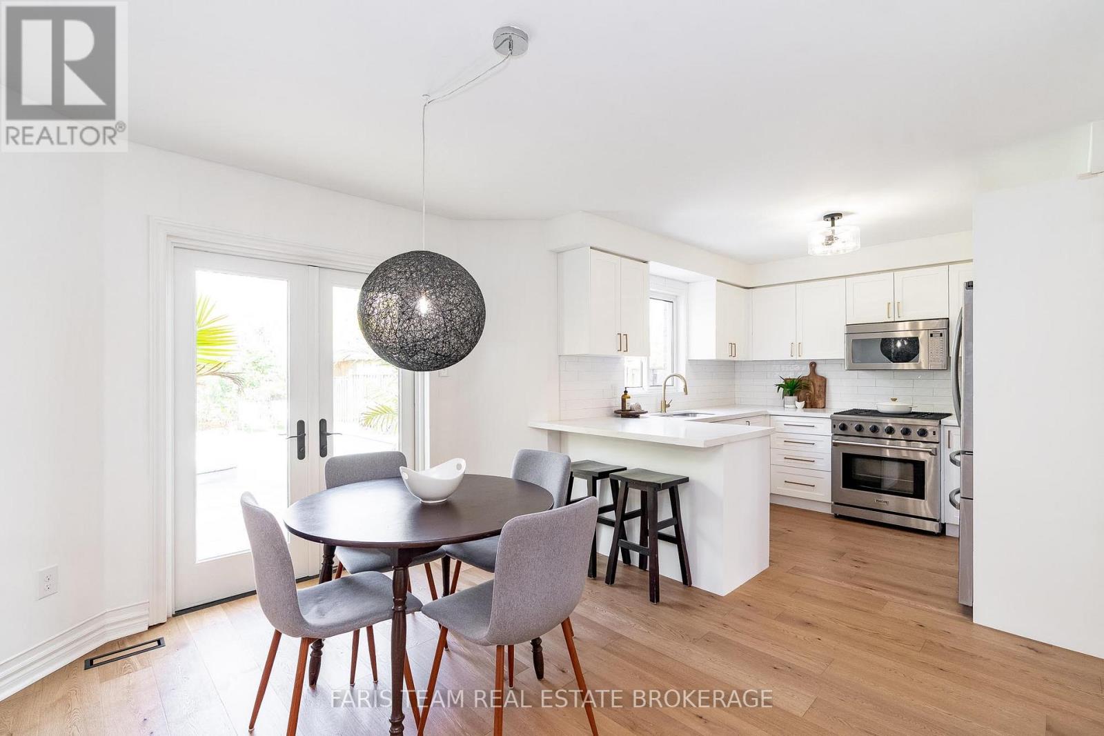 102 Country Lane, Barrie, Ontario  L4N 0N3 - Photo 10 - S12587476