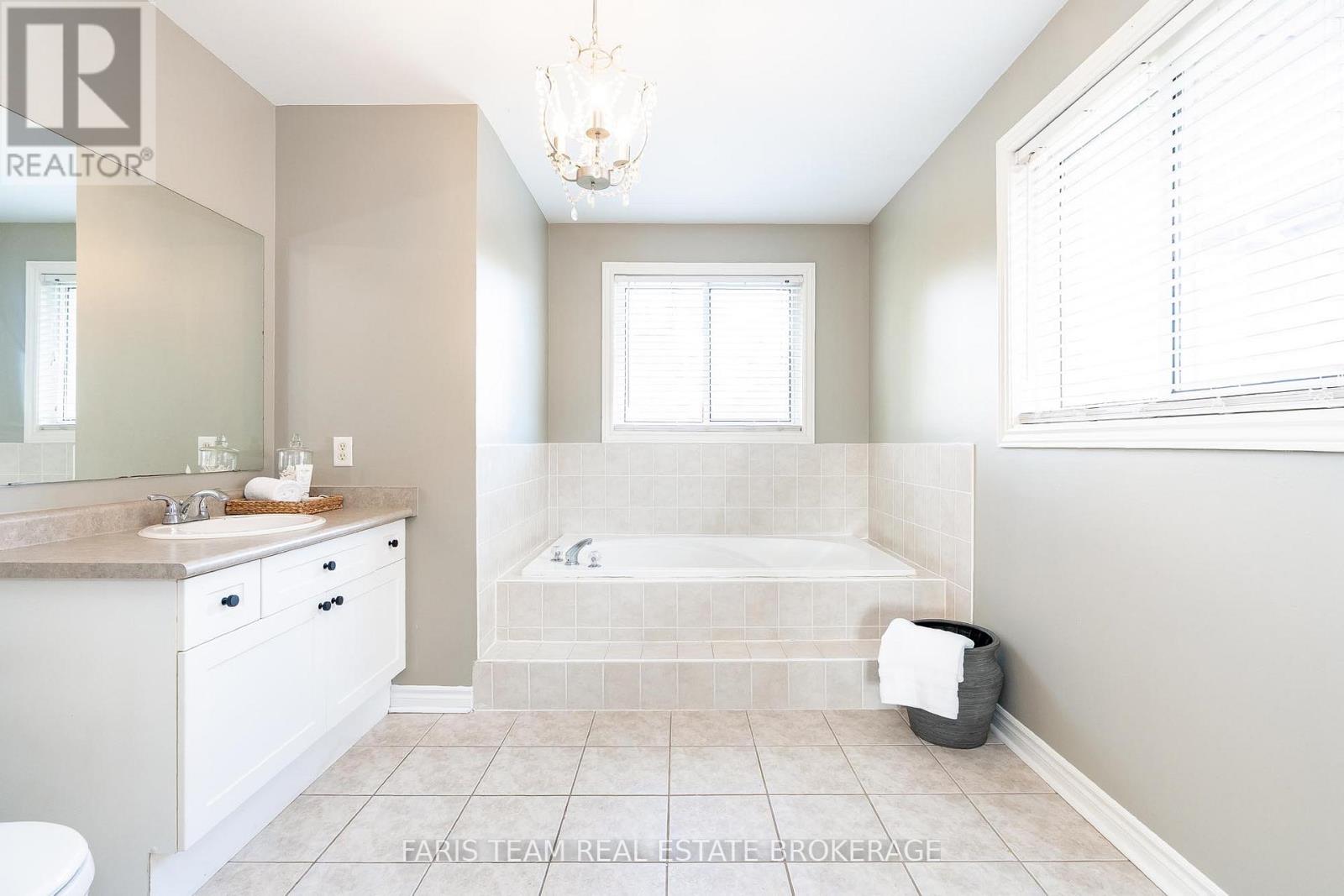 102 Country Lane, Barrie, Ontario  L4N 0N3 - Photo 25 - S12587476