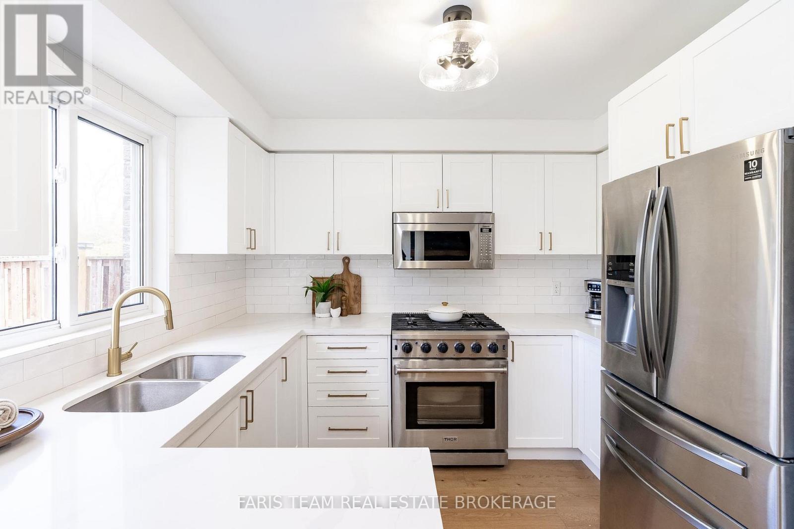 102 Country Lane, Barrie, Ontario  L4N 0N3 - Photo 5 - S12587476