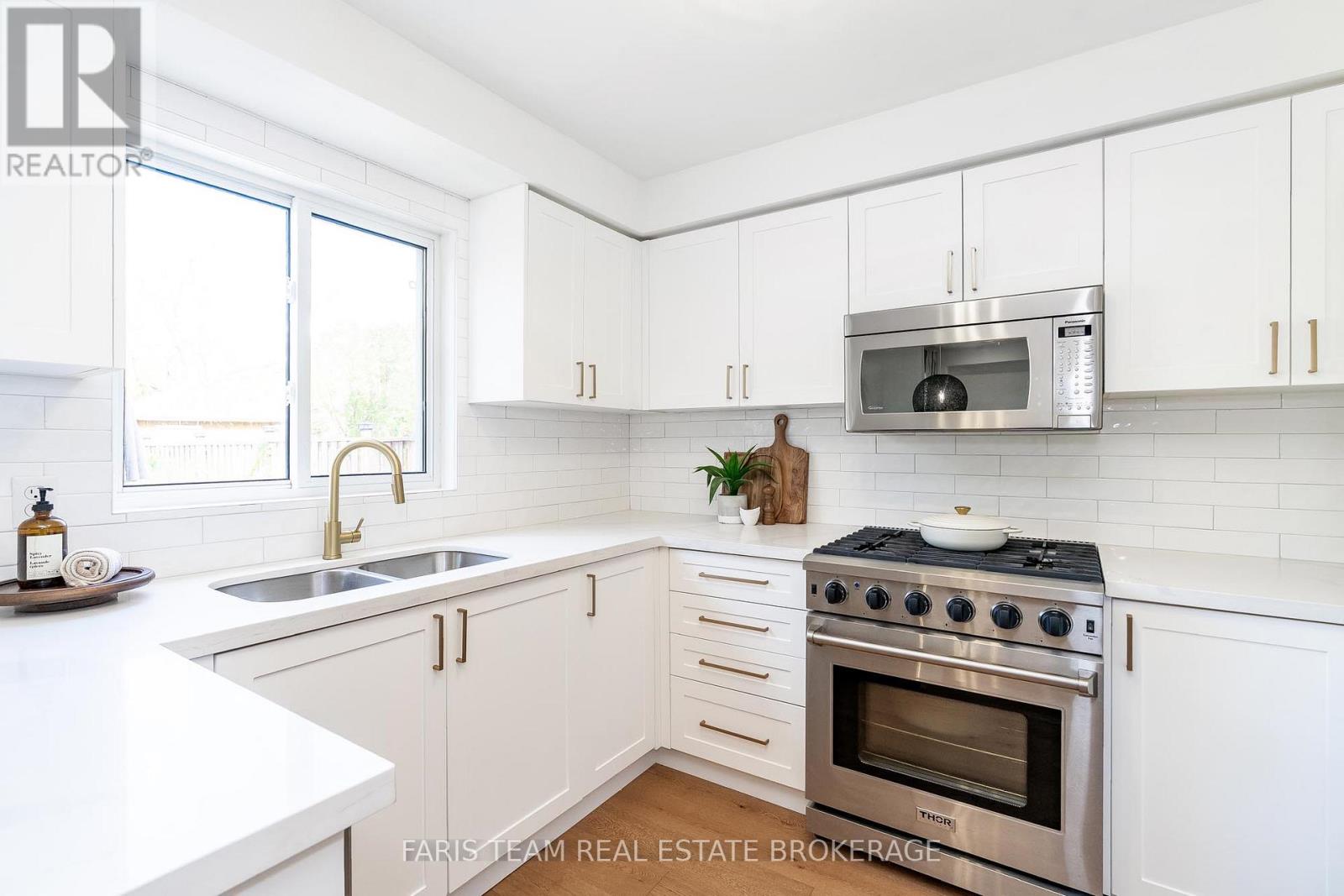 102 Country Lane, Barrie, Ontario  L4N 0N3 - Photo 7 - S12587476