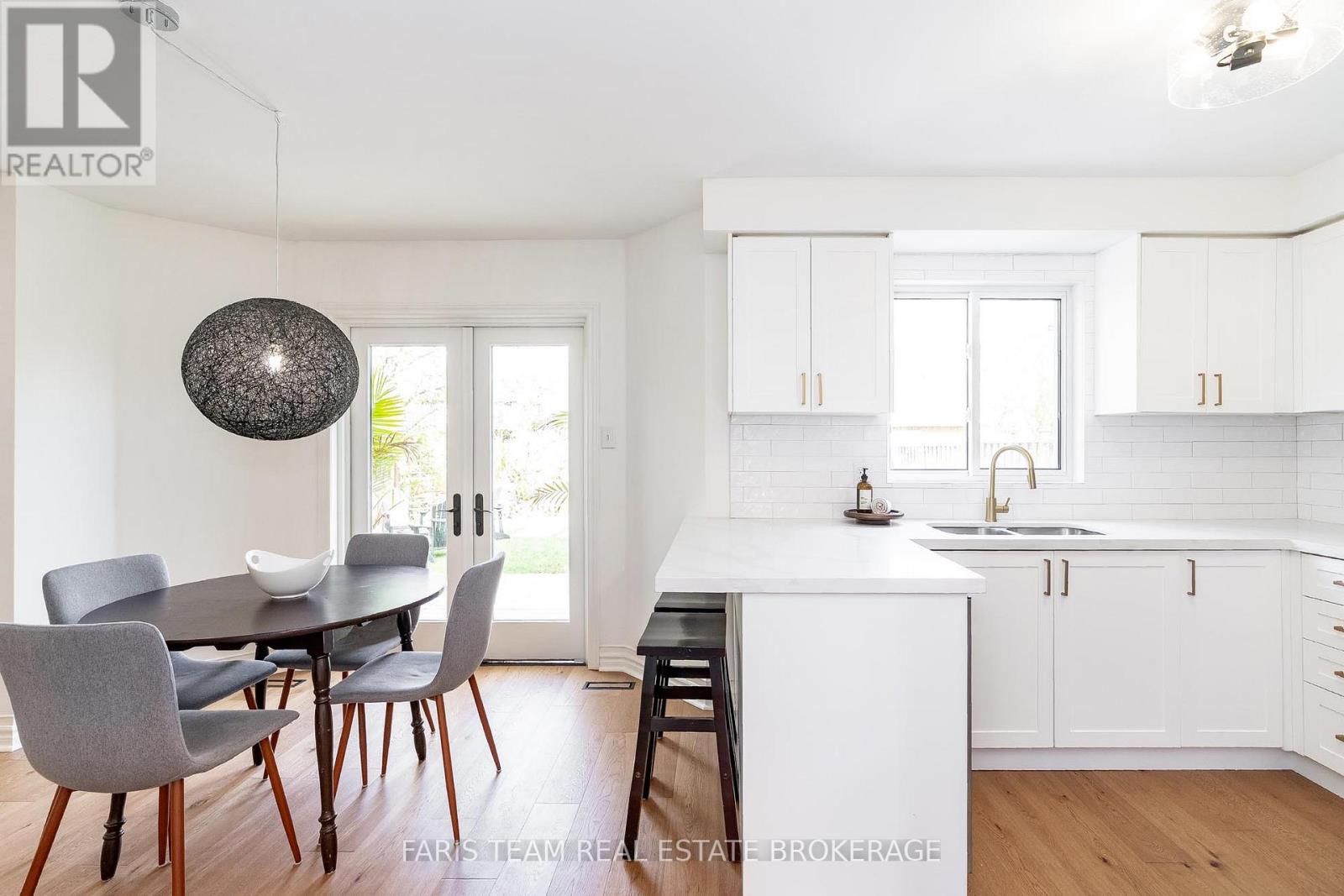 102 Country Lane, Barrie, Ontario  L4N 0N3 - Photo 9 - S12587476