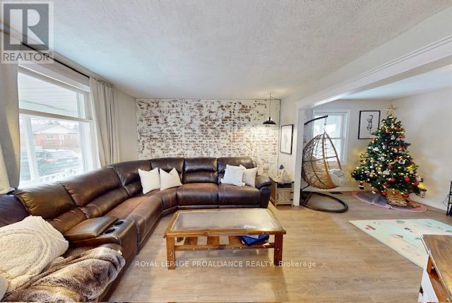 32 Mcnichol Avenue, Quinte West, Ontario K8V 2R6 - Photo 31 - X12586332