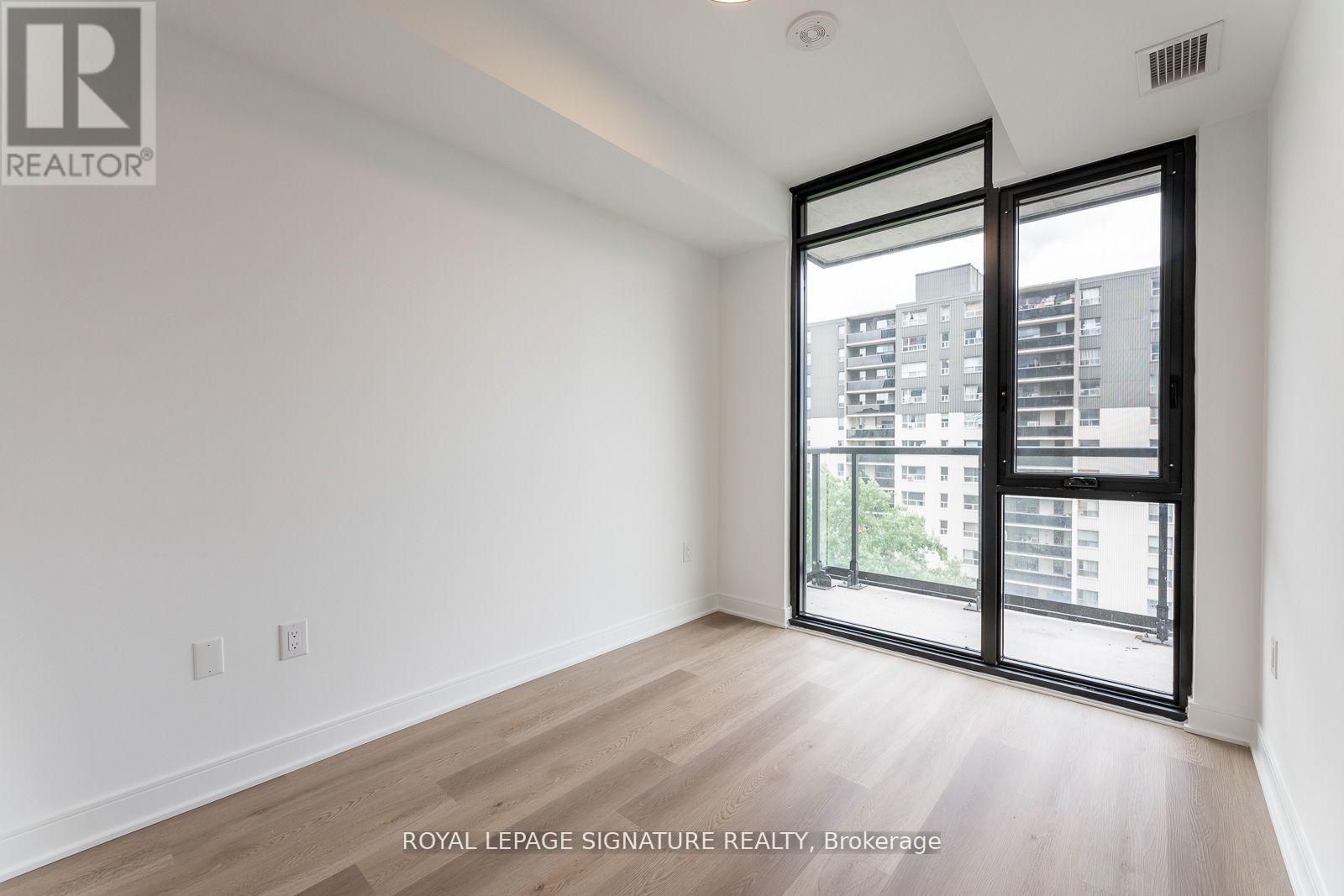 616 - 86 Dundas Street W, Mississauga, Ontario  L5A 1W4 - Photo 16 - W12587458