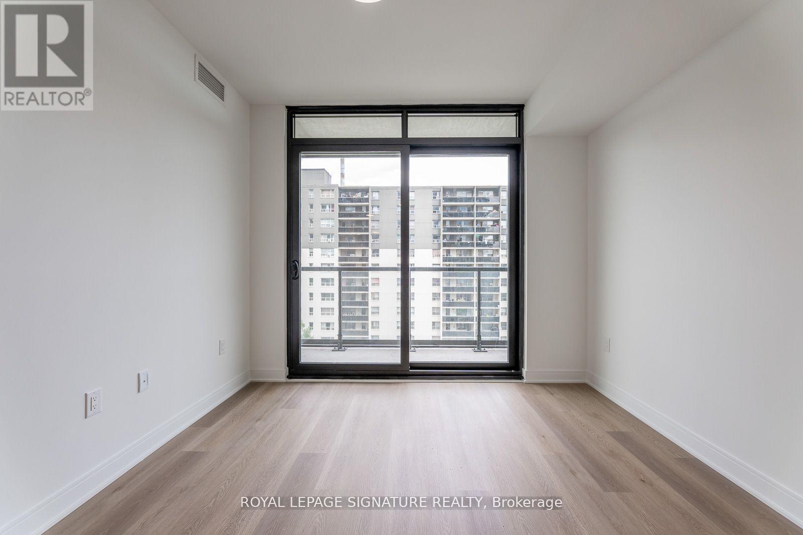 616 - 86 Dundas Street W, Mississauga, Ontario  L5A 1W4 - Photo 9 - W12587458