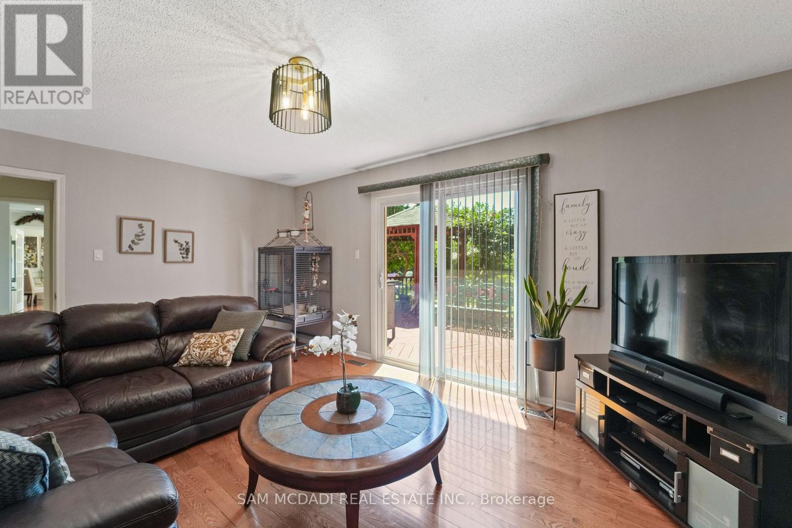 2032 Shannon Drive, Mississauga, Ontario  L5H 3W3 - Photo 21 - W12587462