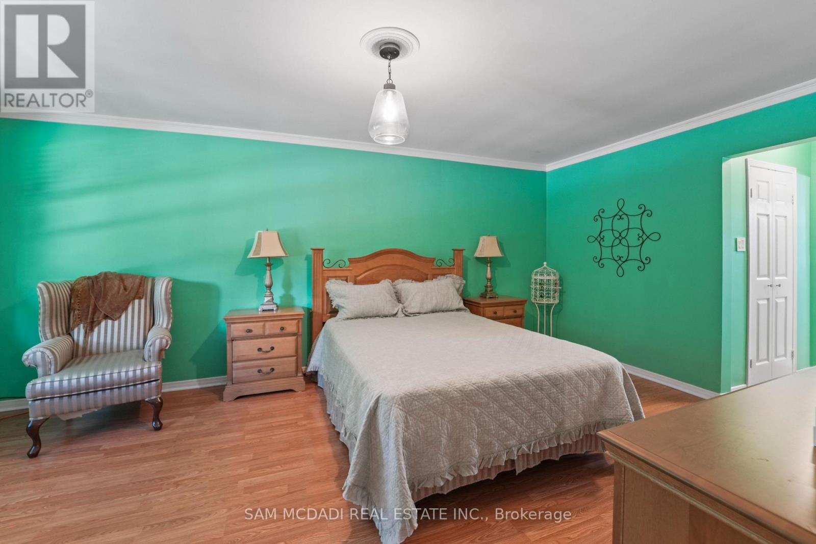 2032 Shannon Drive, Mississauga, Ontario  L5H 3W3 - Photo 23 - W12587462