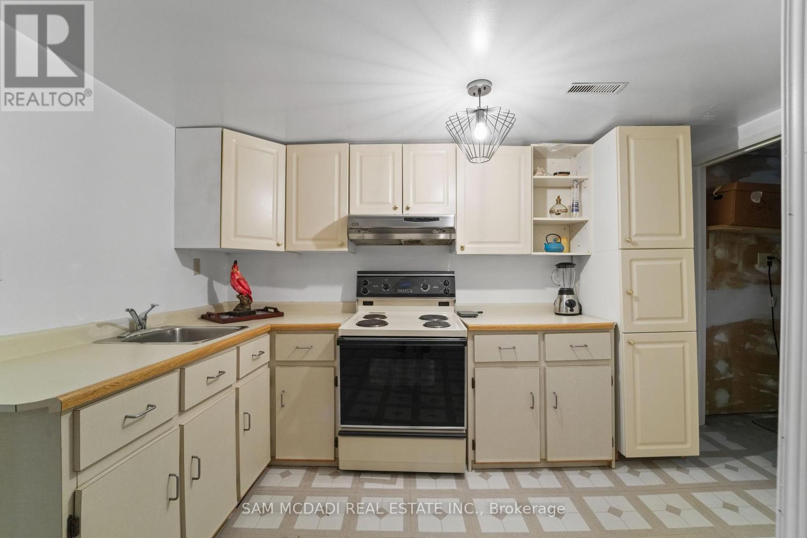 2032 Shannon Drive, Mississauga, Ontario  L5H 3W3 - Photo 43 - W12587462