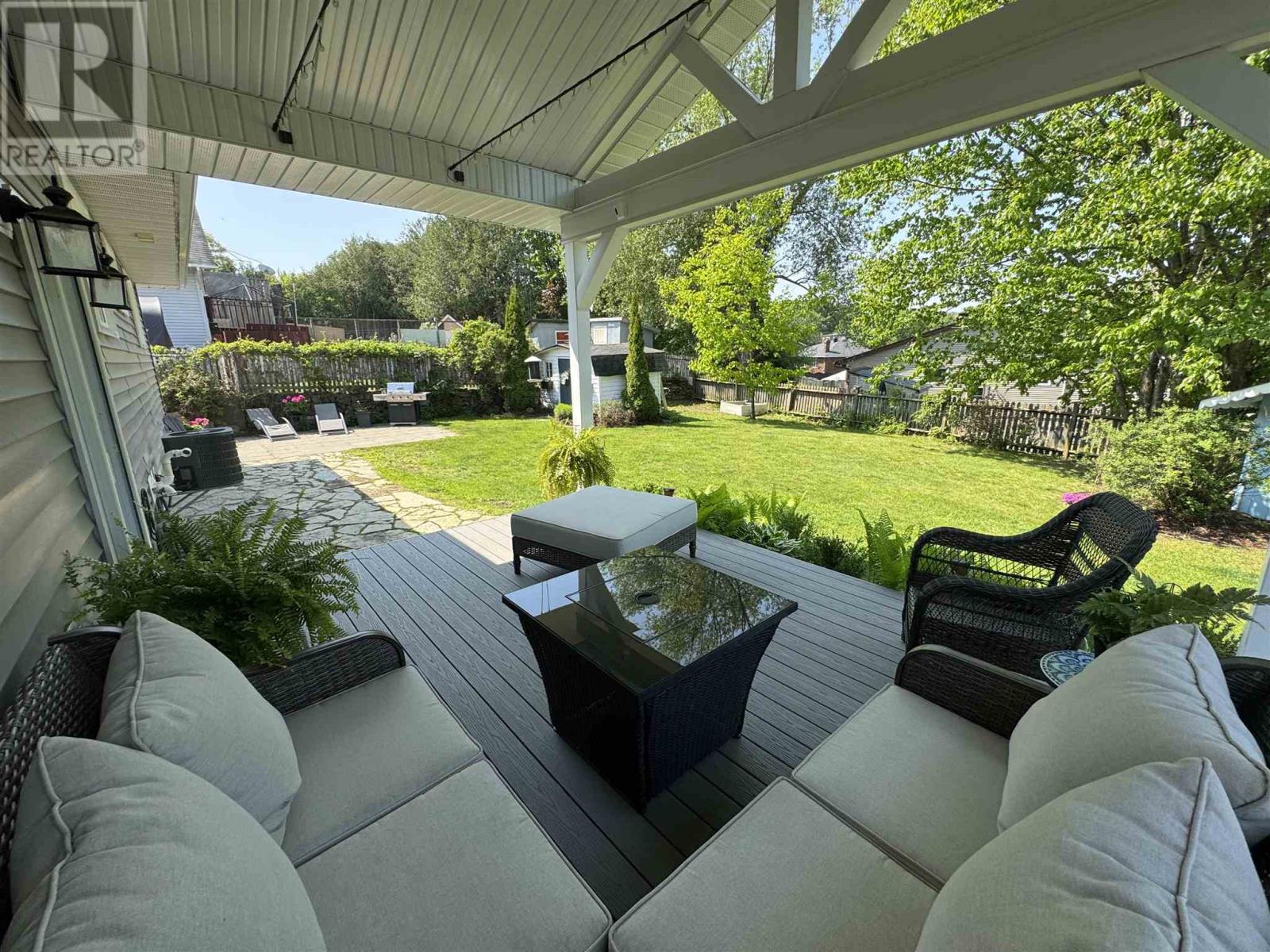 111 Spruce Ave, Elliot Lake, Ontario  P5A 2C2 - Photo 2 - SM252866