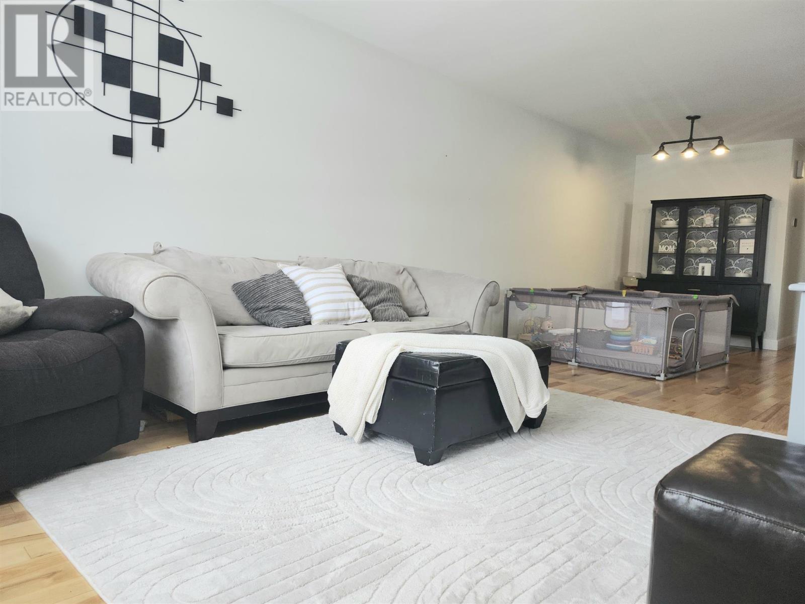 6 Mcafee St, Elliot Lake, Ontario  P5A 3G8 - Photo 3 - SM253262