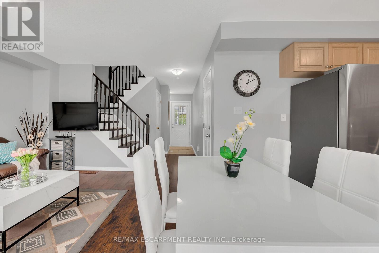 68 Powell Drive, Hamilton, Ontario  L0R 1C0 - Photo 11 - X12585394