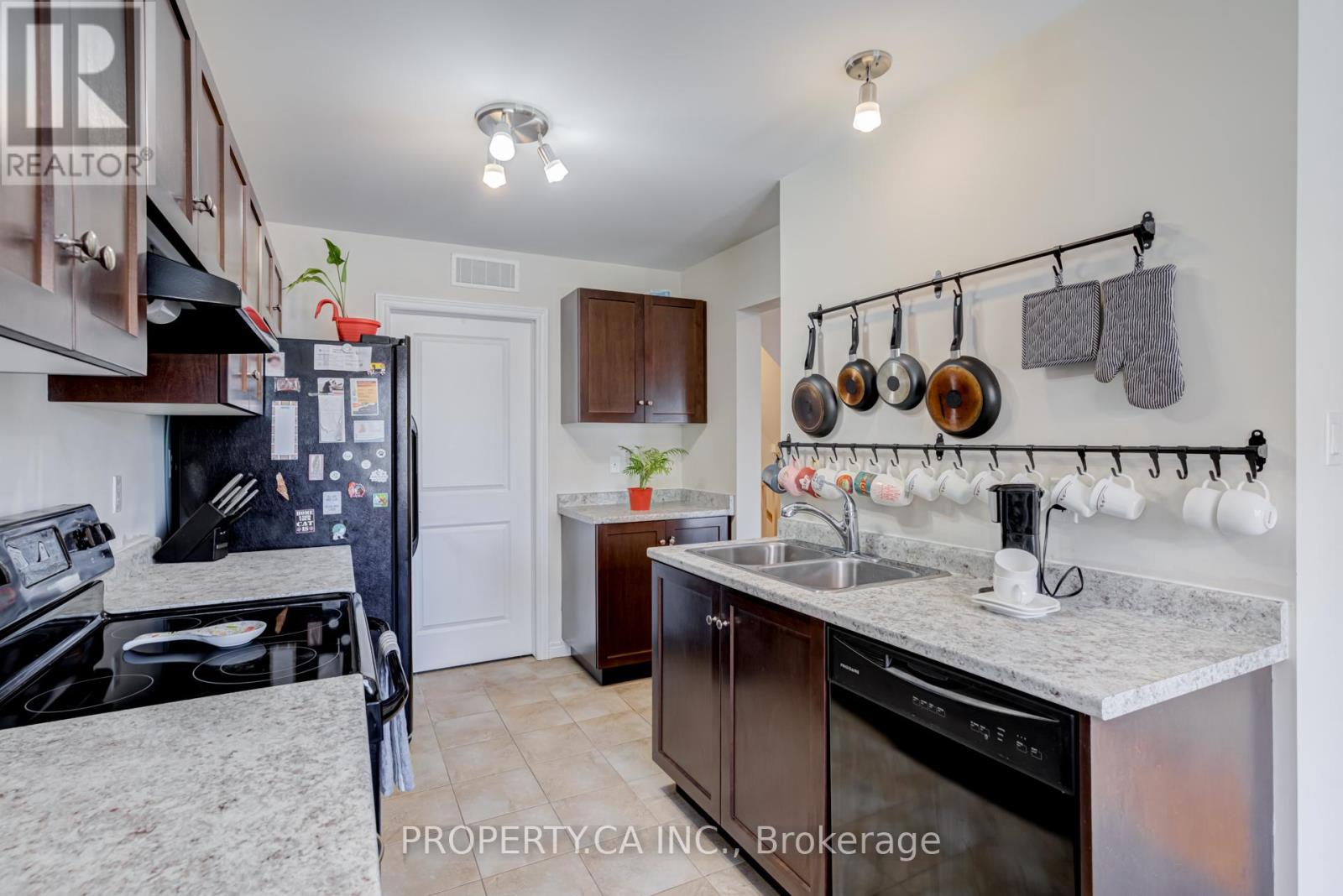 6 - 11 Stockbridge Gardens, Hamilton, Ontario  L8J 0H5 - Photo 13 - X12587478