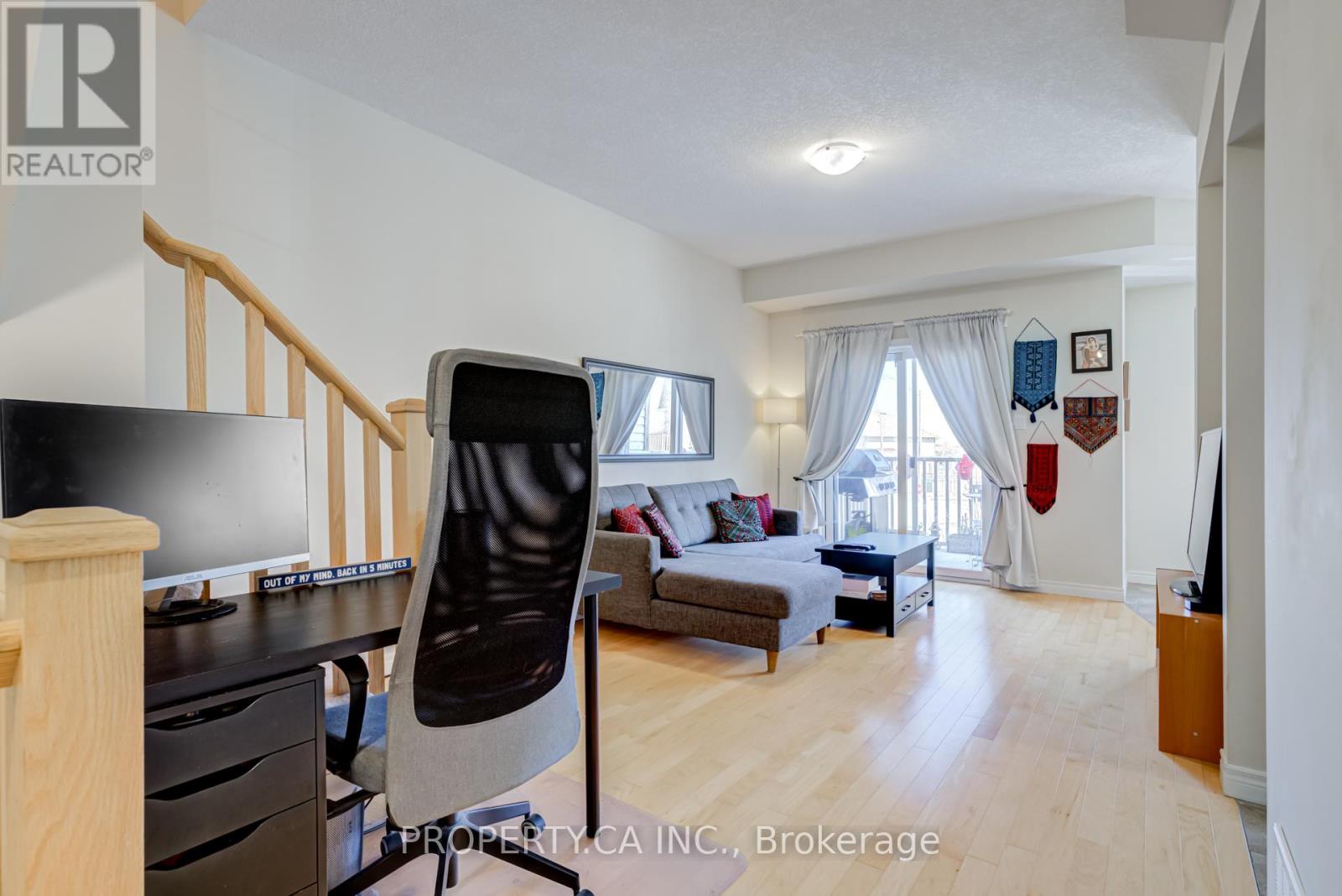 6 - 11 Stockbridge Gardens, Hamilton, Ontario  L8J 0H5 - Photo 7 - X12587478