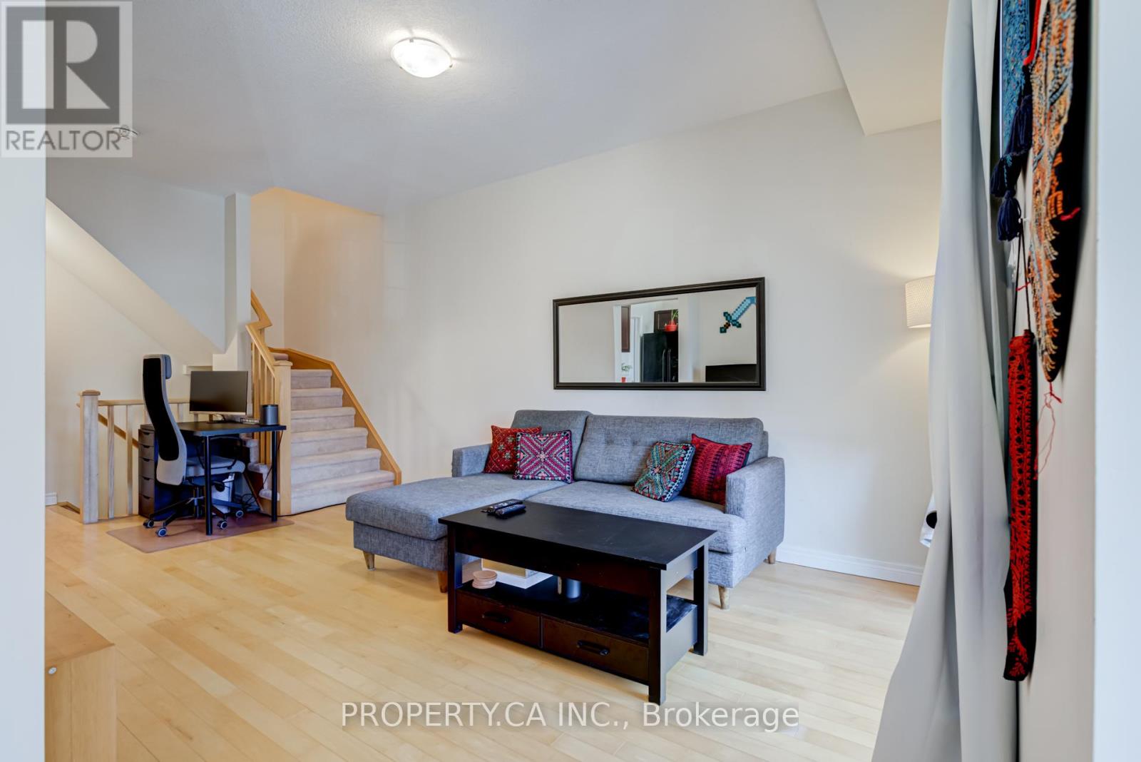 6 - 11 Stockbridge Gardens, Hamilton, Ontario  L8J 0H5 - Photo 8 - X12587478