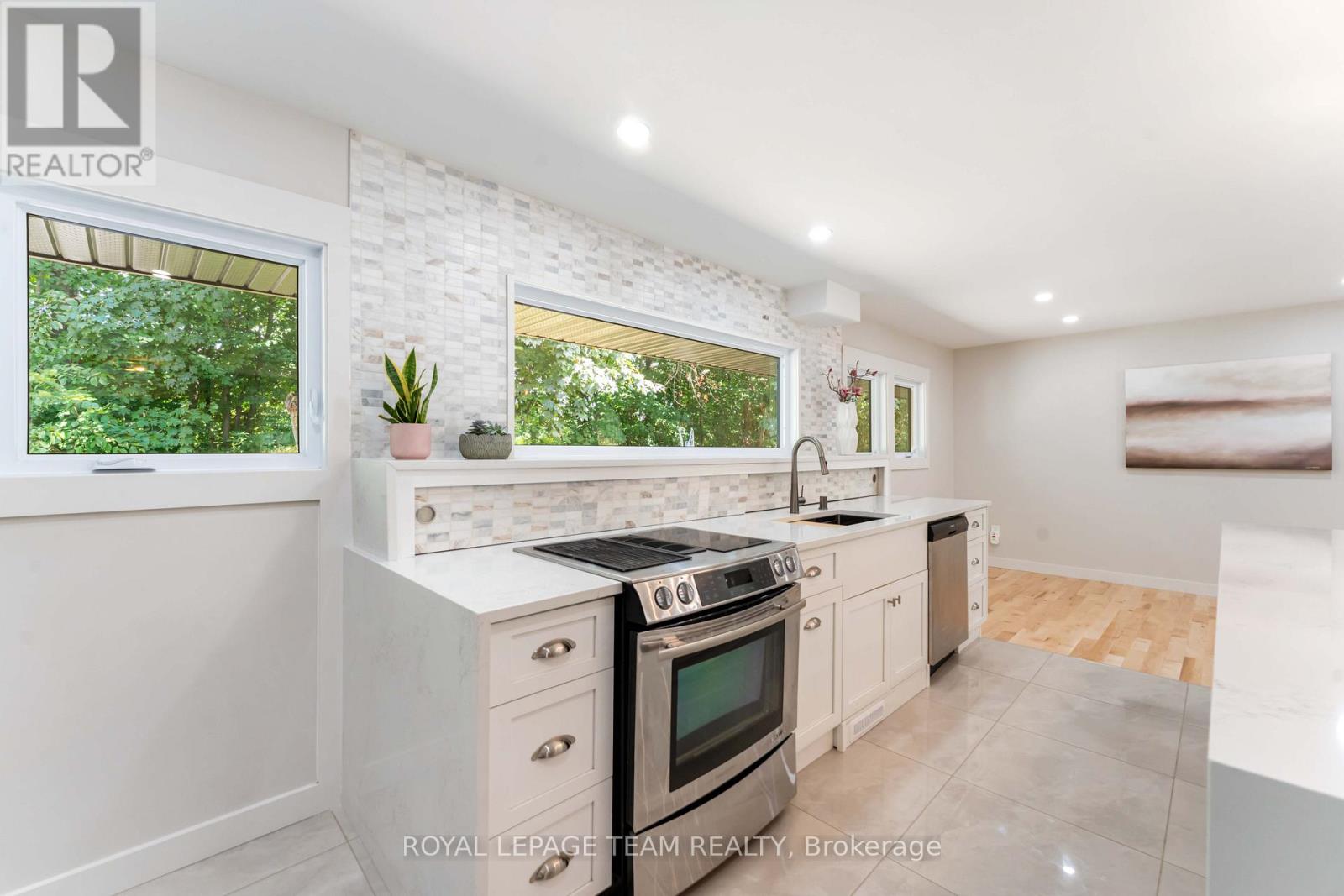 15 Leacock Drive, Ottawa, Ontario  K2K 1R6 - Photo 18 - X12587334