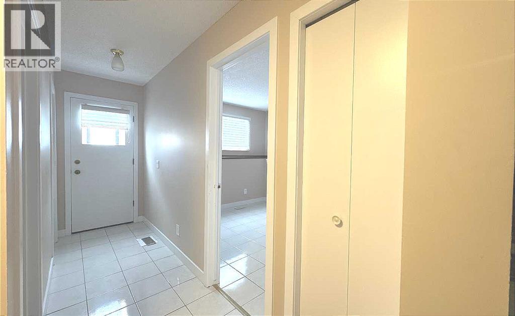 6111 26 Avenue Ne, Calgary, Alberta  T1Y 3T9 - Photo 22 - A2272515