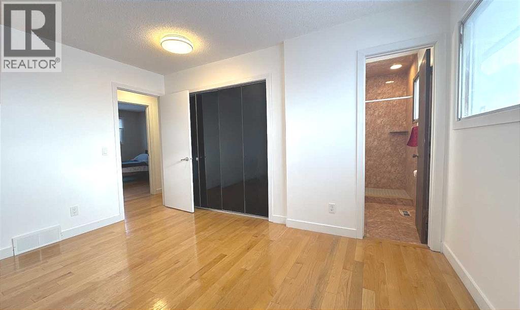 6111 26 Avenue Ne, Calgary, Alberta  T1Y 3T9 - Photo 24 - A2272515