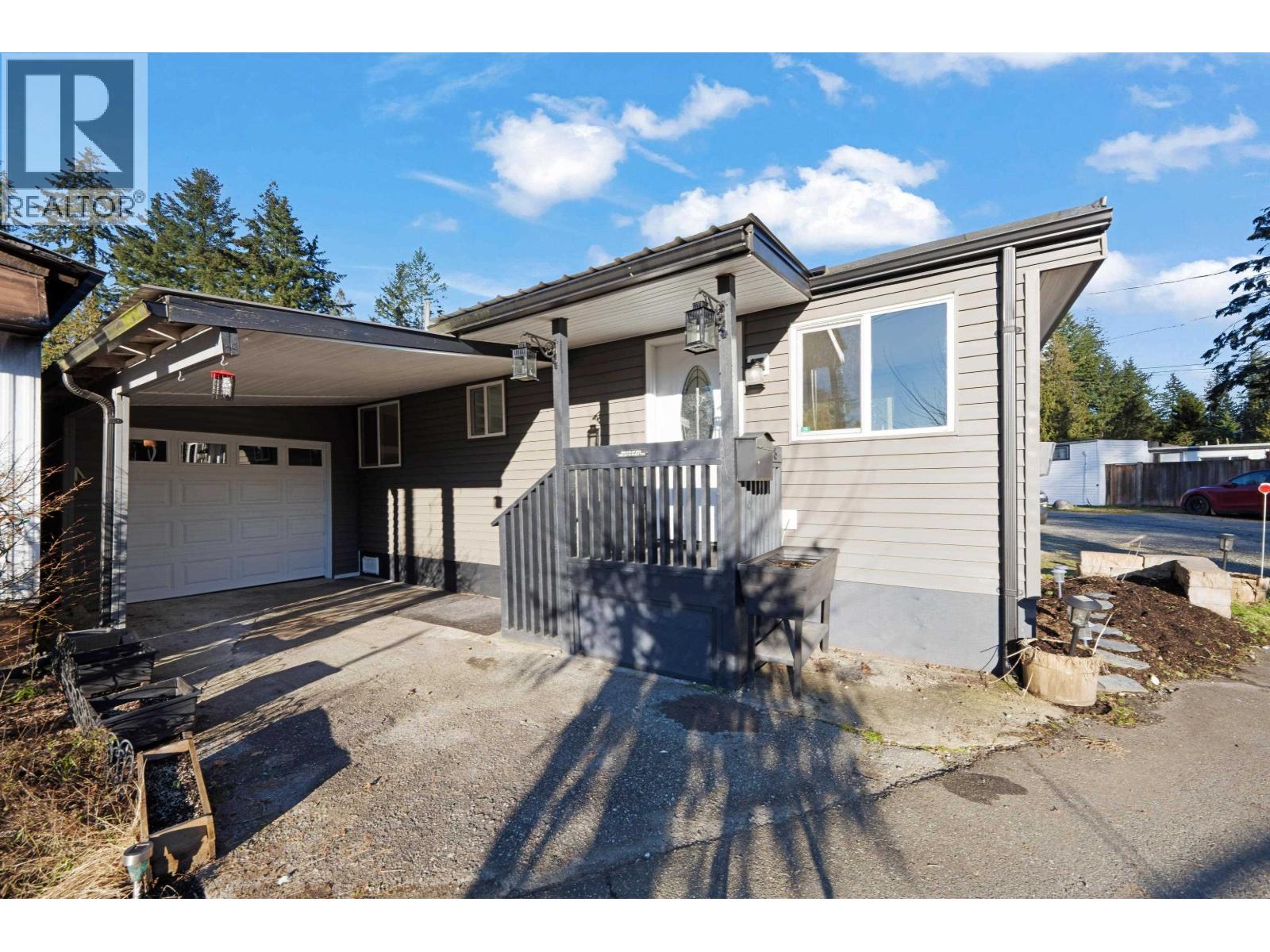 23206 Calvin Crescent, Maple Ridge, British Columbia  V2X 4S3 - Photo 3 - R3071010