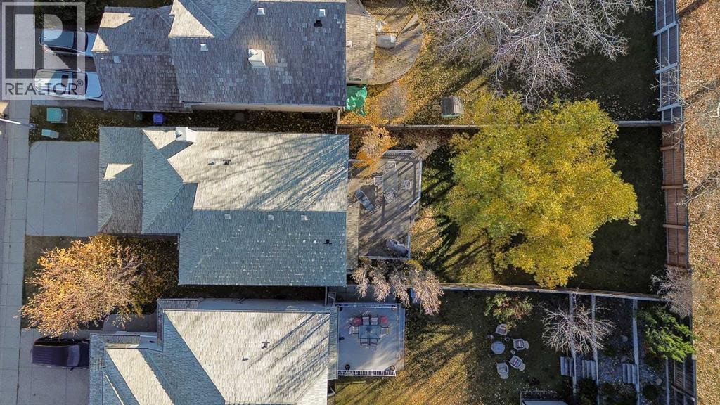 114 Valley Ponds Crescent Nw, Calgary, Alberta  T3B 5T7 - Photo 5 - A2268163