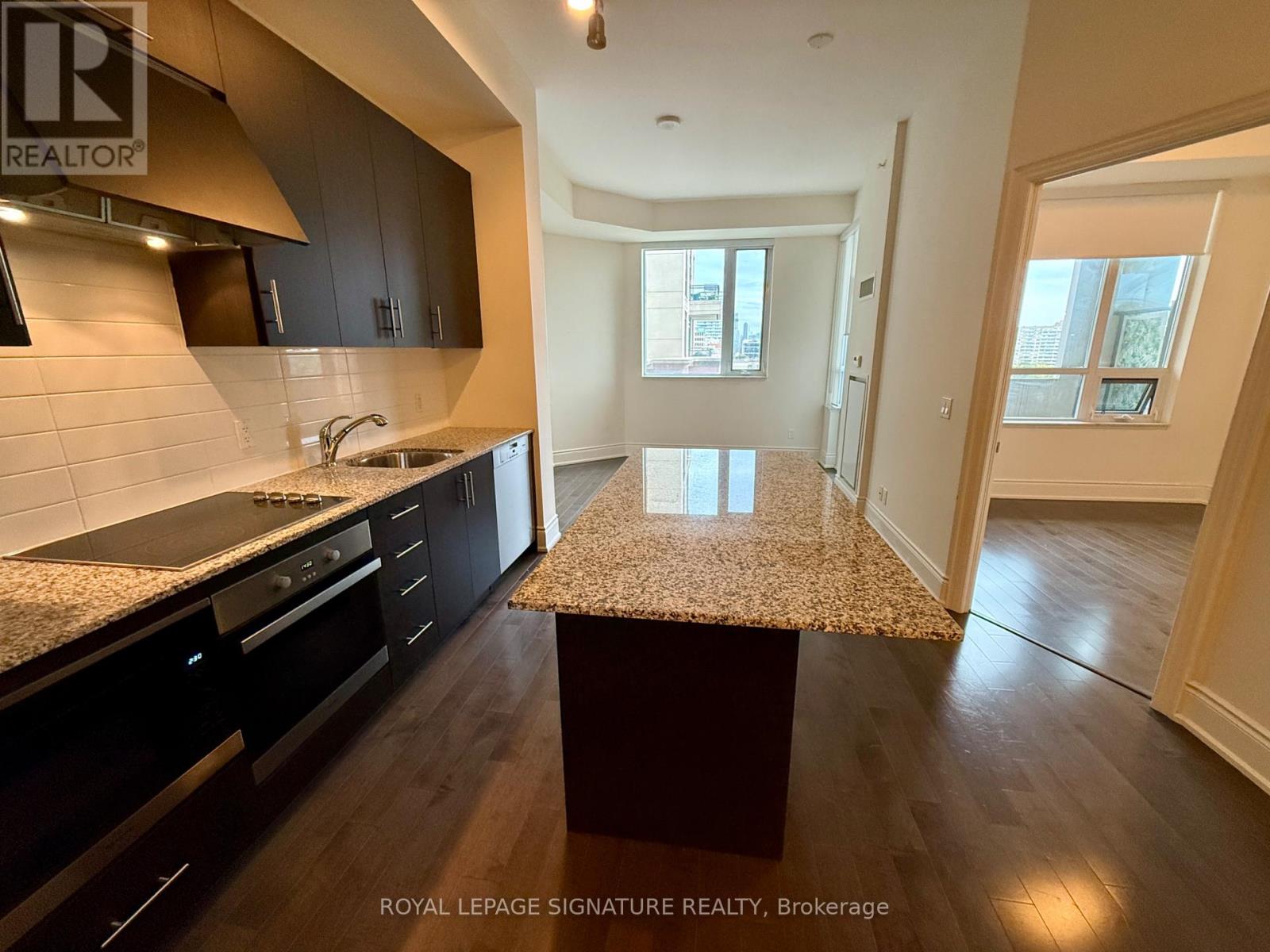 818 - 23 Glebe Road W, Toronto, Ontario  M4S 1Z9 - Photo 3 - C12587510