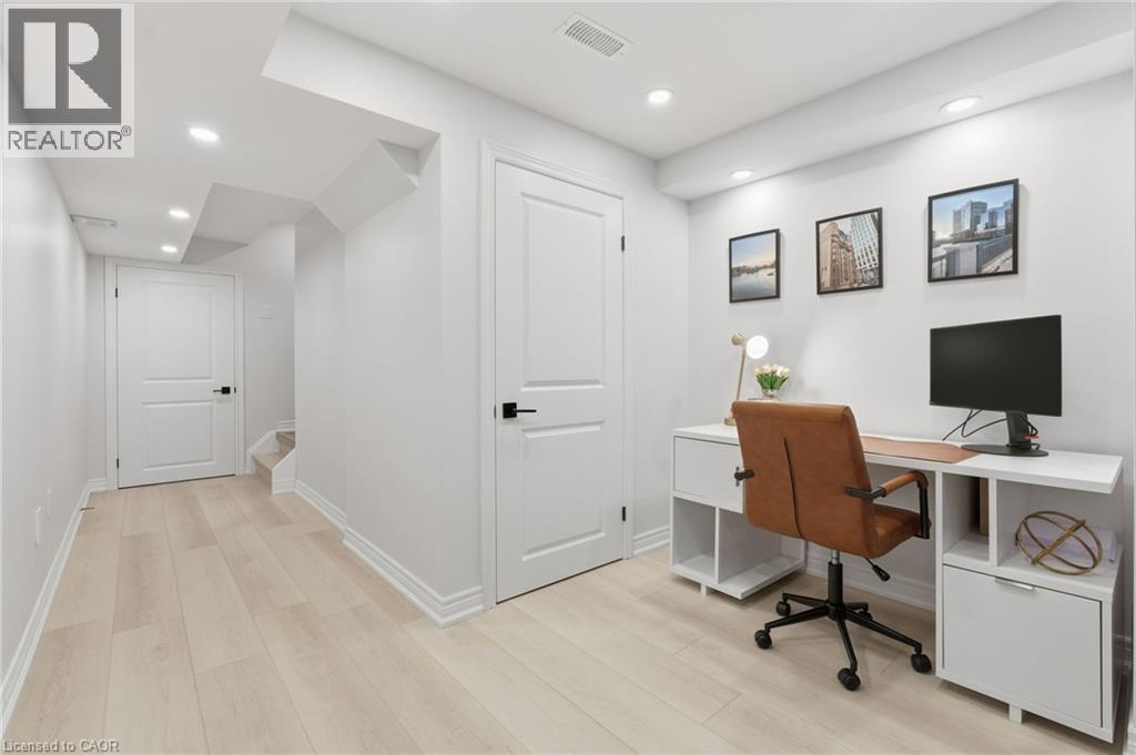 541 Winston Road Unit 85, Grimsby, Ontario  L3M 0C5 - Photo 38 - 40786447