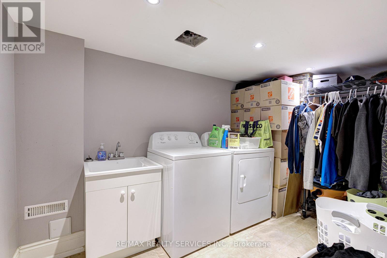 16 Fallgate Drive, Brampton, Ontario  L6X 0R5 - Photo 37 - W12587518