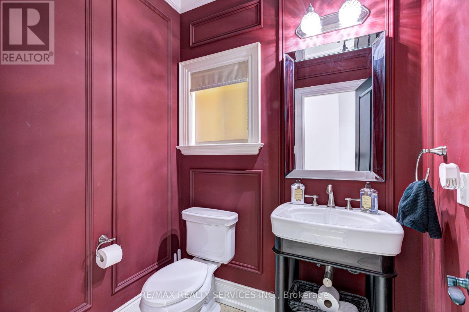 16 Fallgate Drive, Brampton, Ontario  L6X 0R5 - Photo 6 - W12587518