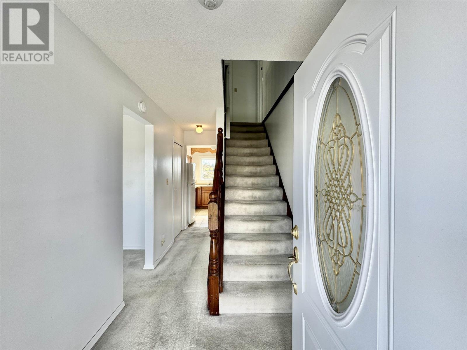 34 Laverendrye Cres, Marathon, Ontario  P0T 2E0 - Photo 2 - TB251936