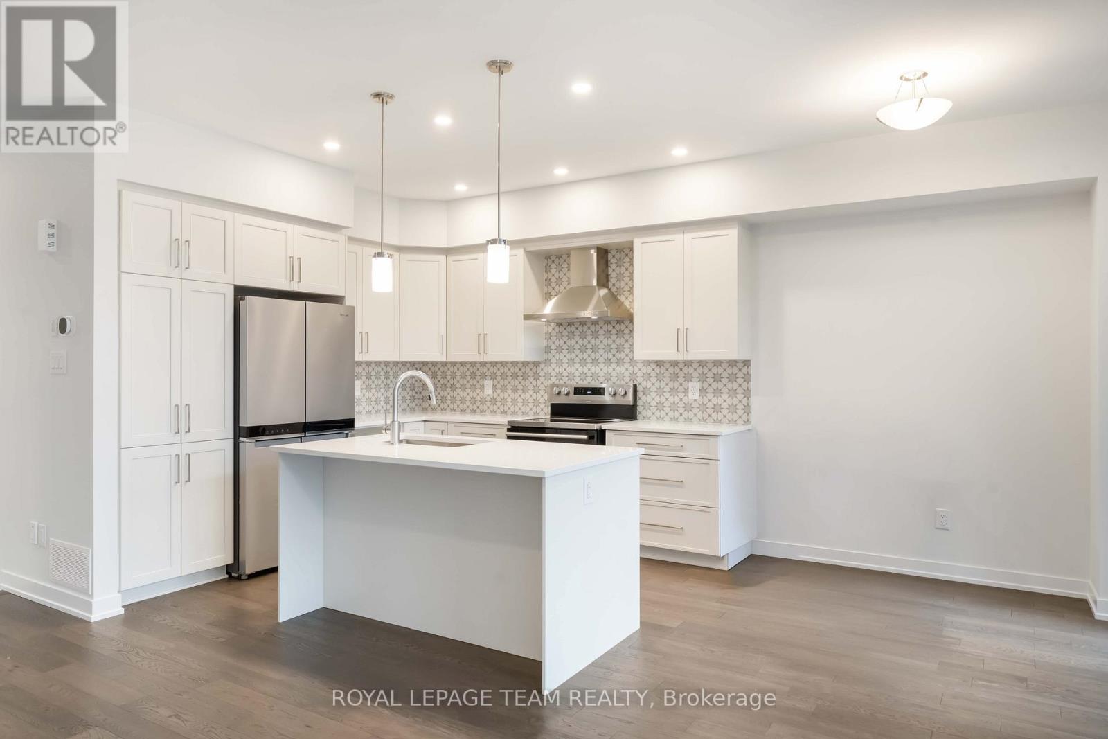 91 Gartersnake Way, Ottawa, Ontario  K1X 0J6 - Photo 6 - X12587556