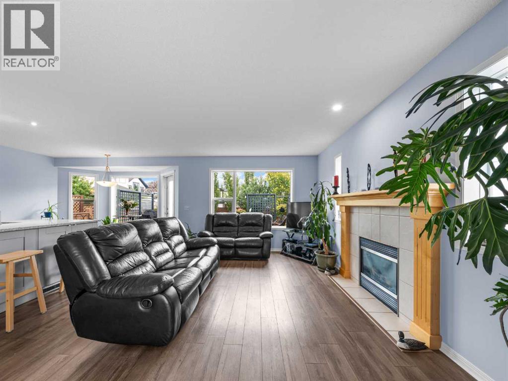 104 Rocky Ridge Heath Nw, Calgary, Alberta  T3G 4Z8 - Photo 4 - A2261861