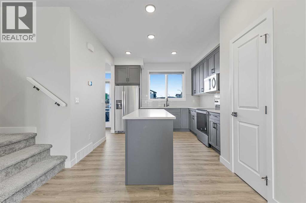 33 Belmont Drive Sw, Calgary, Alberta  T2X 4Z6 - Photo 8 - A2264027