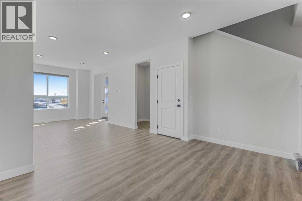 33 Belmont Drive Sw, Calgary, Alberta  T2X 4Z6 - Photo 7 - A2264027