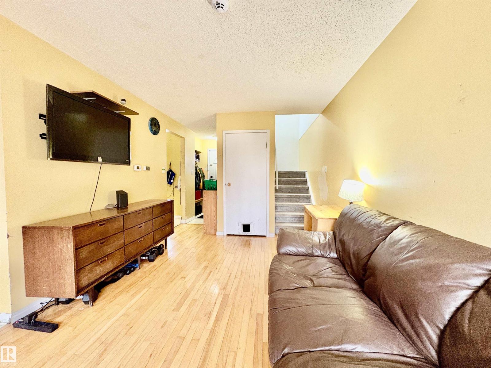 180 Centennial Ct Nw, Edmonton, Alberta  T5P 4H5 - Photo 5 - E4467053