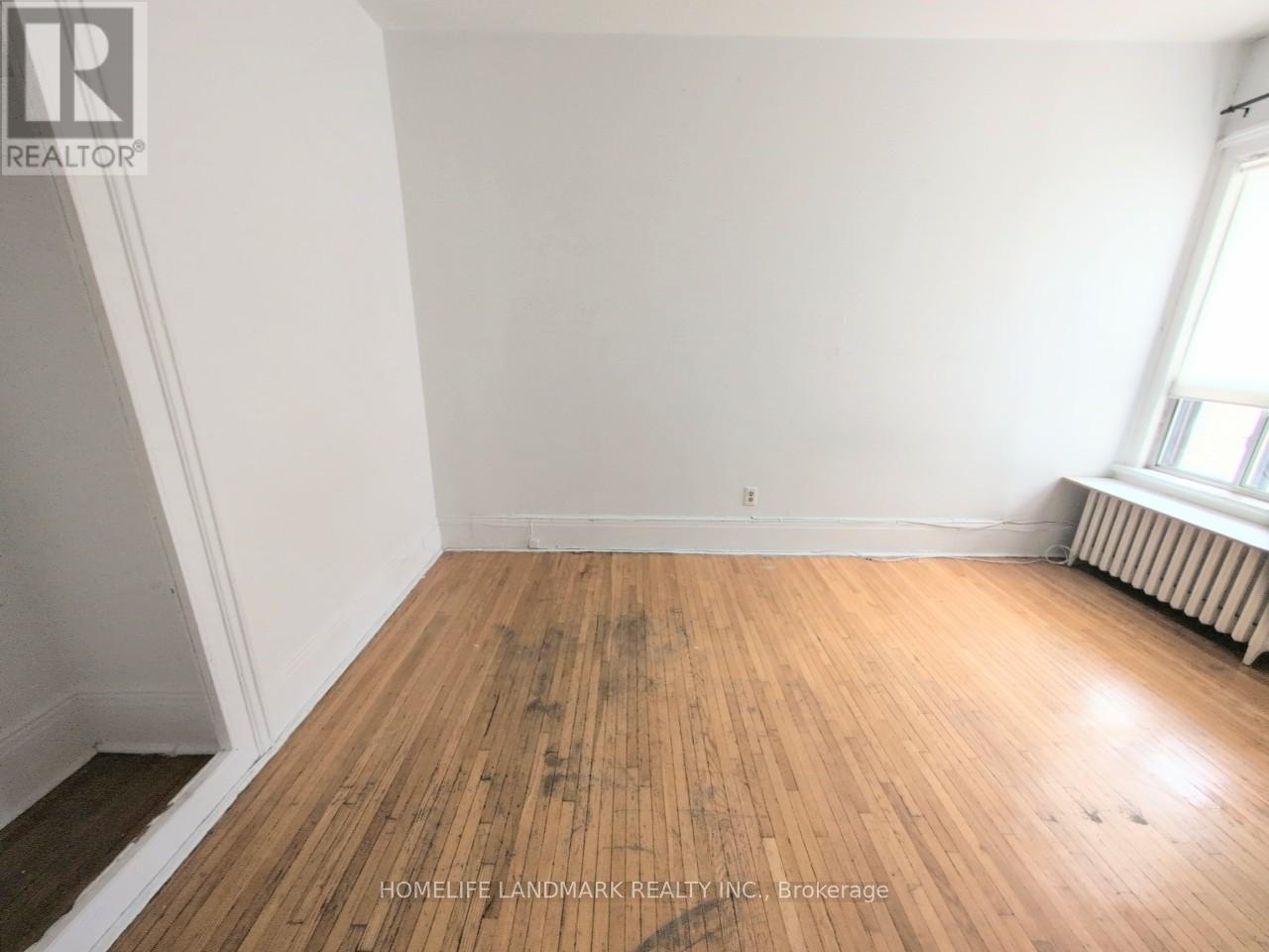 2nd&3rd - 26 Lippincott Street, Toronto (Kensington-Chinatown), Ontario  M5S 2P2 - Photo 4 - C12505488