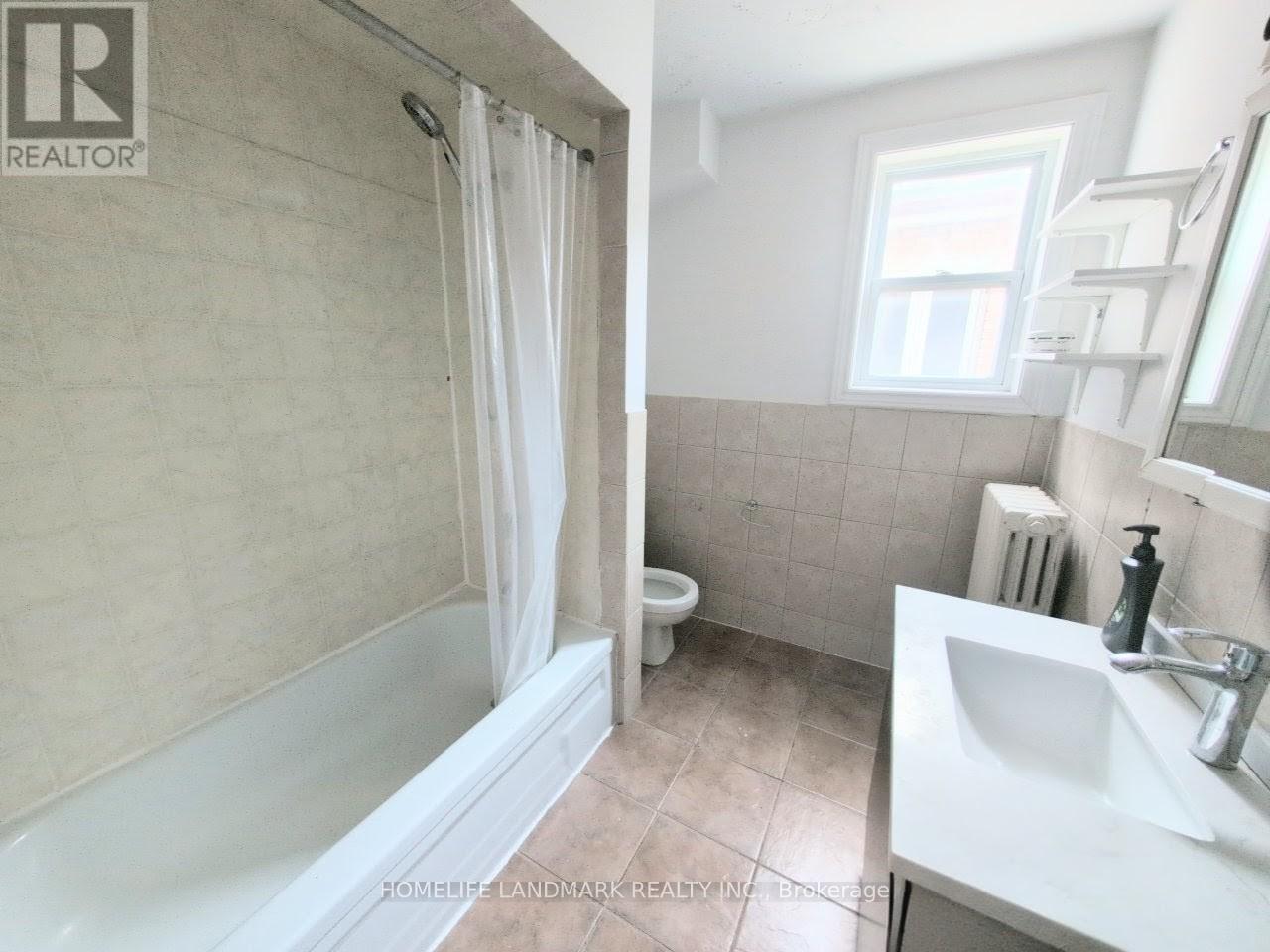 2nd&3rd - 26 Lippincott Street, Toronto (Kensington-Chinatown), Ontario  M5S 2P2 - Photo 8 - C12505488