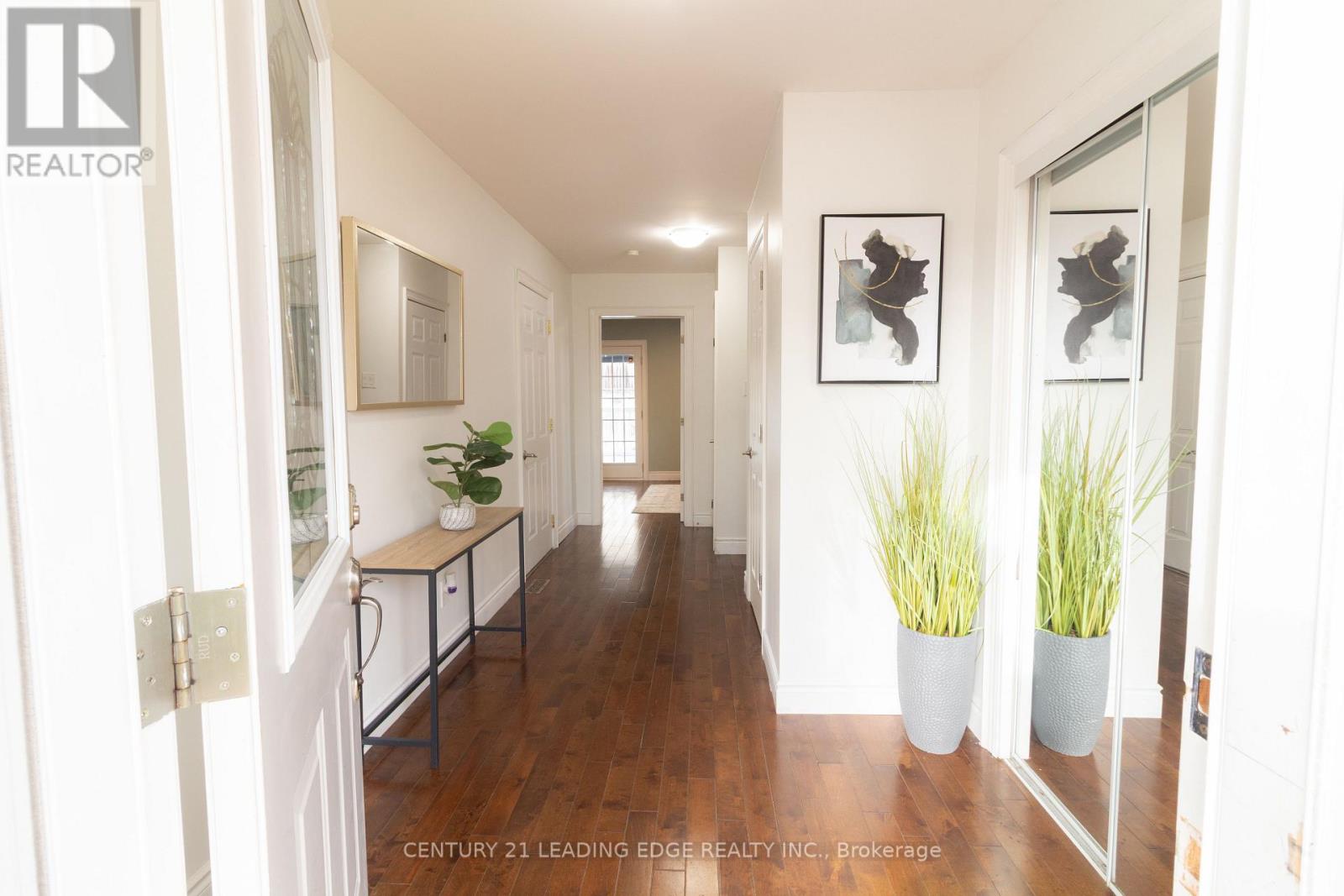 69 Calais Street, Whitby, Ontario L1N 5M3 - Photo 3 - E12586634