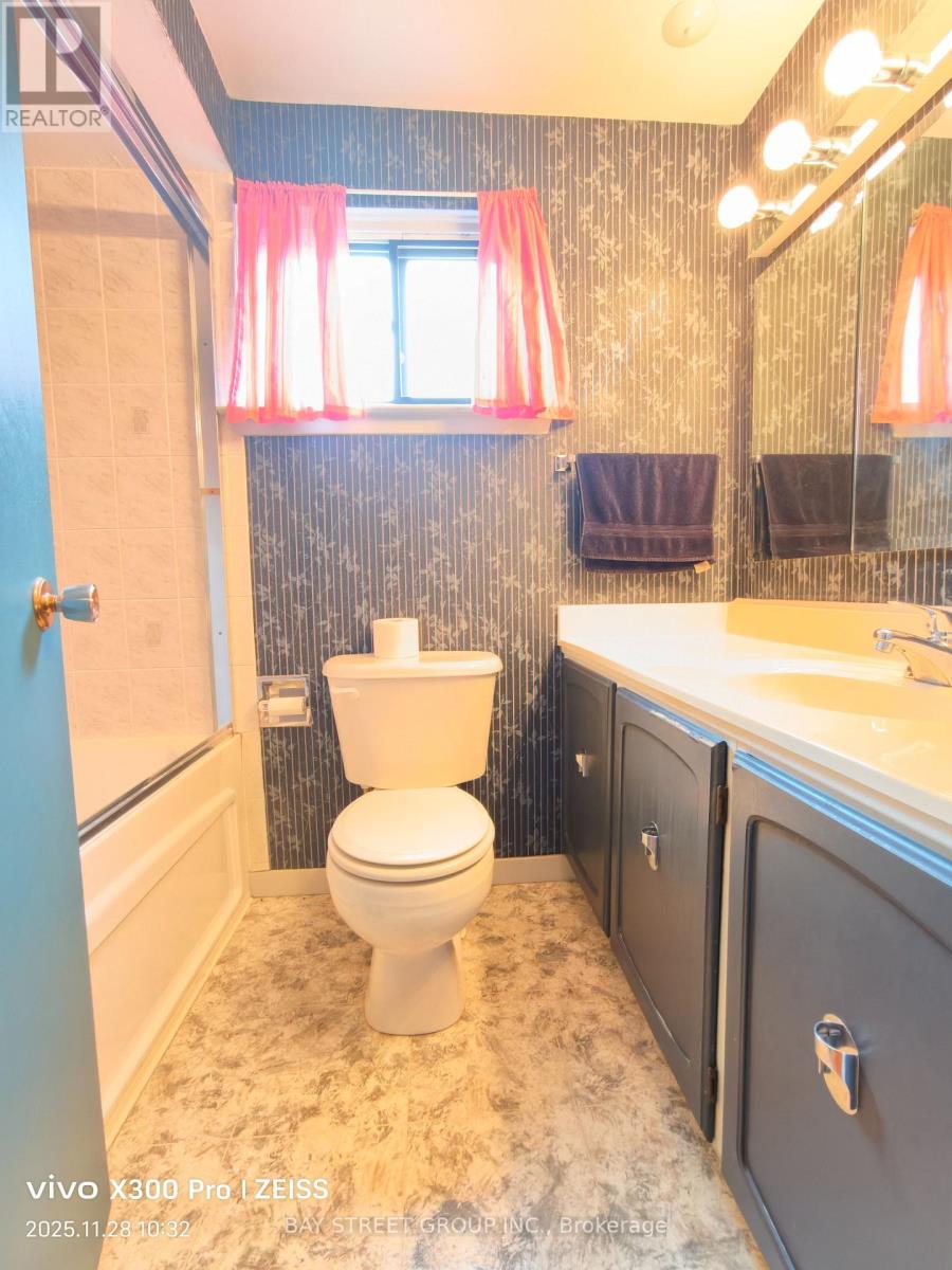 14 Jeremy Drive, Markham, Ontario  L3R 2K6 - Photo 15 - N12587538