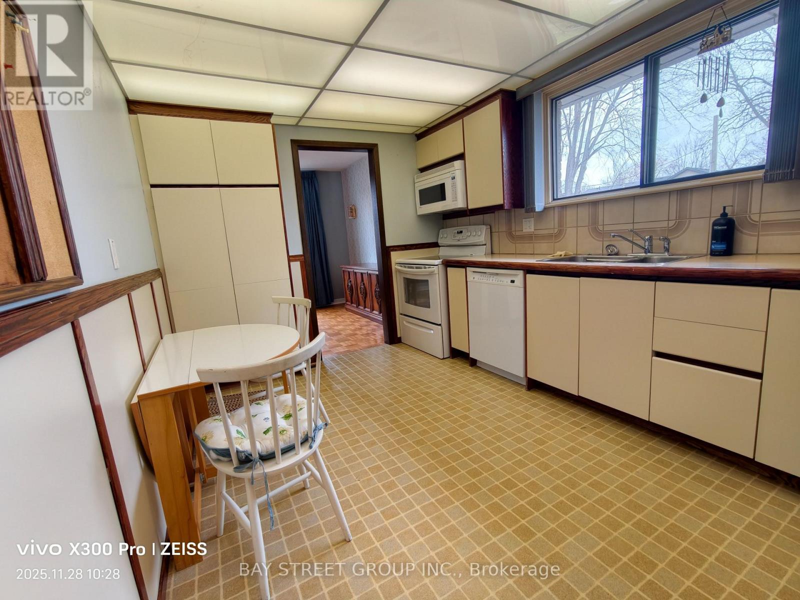 14 Jeremy Drive, Markham, Ontario  L3R 2K6 - Photo 7 - N12587538