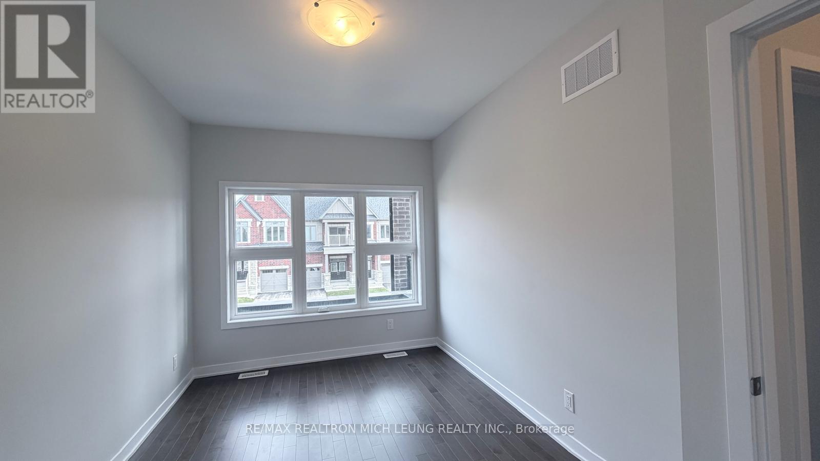 16 Harvey Bunker Crescent, Markham, Ontario  L6C 3M7 - Photo 15 - N12587590