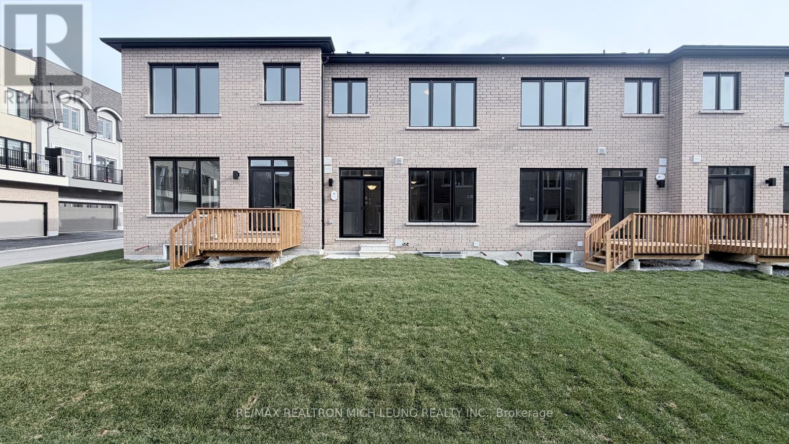 16 Harvey Bunker Crescent, Markham, Ontario  L6C 3M7 - Photo 23 - N12587590