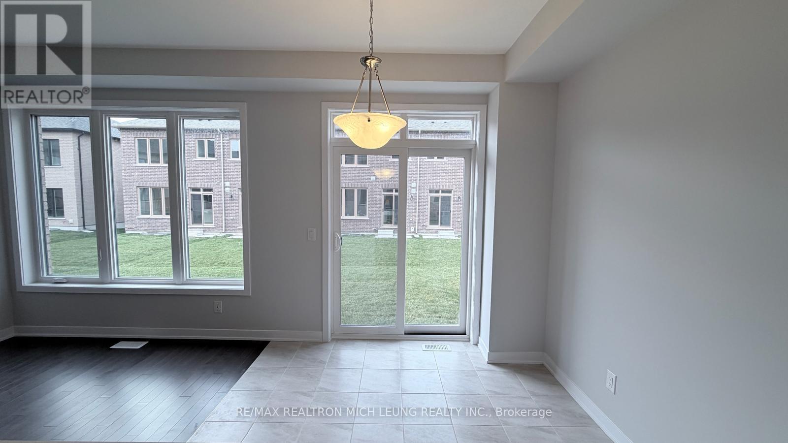 16 Harvey Bunker Crescent, Markham, Ontario  L6C 3M7 - Photo 6 - N12587590