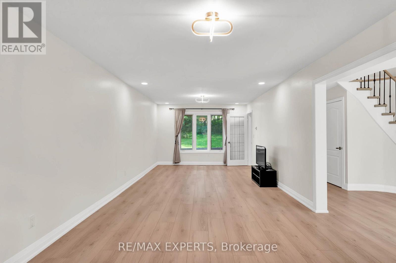 14 Alana Drive, Springwater, Ontario  L9X 0S2 - Photo 6 - S12587550