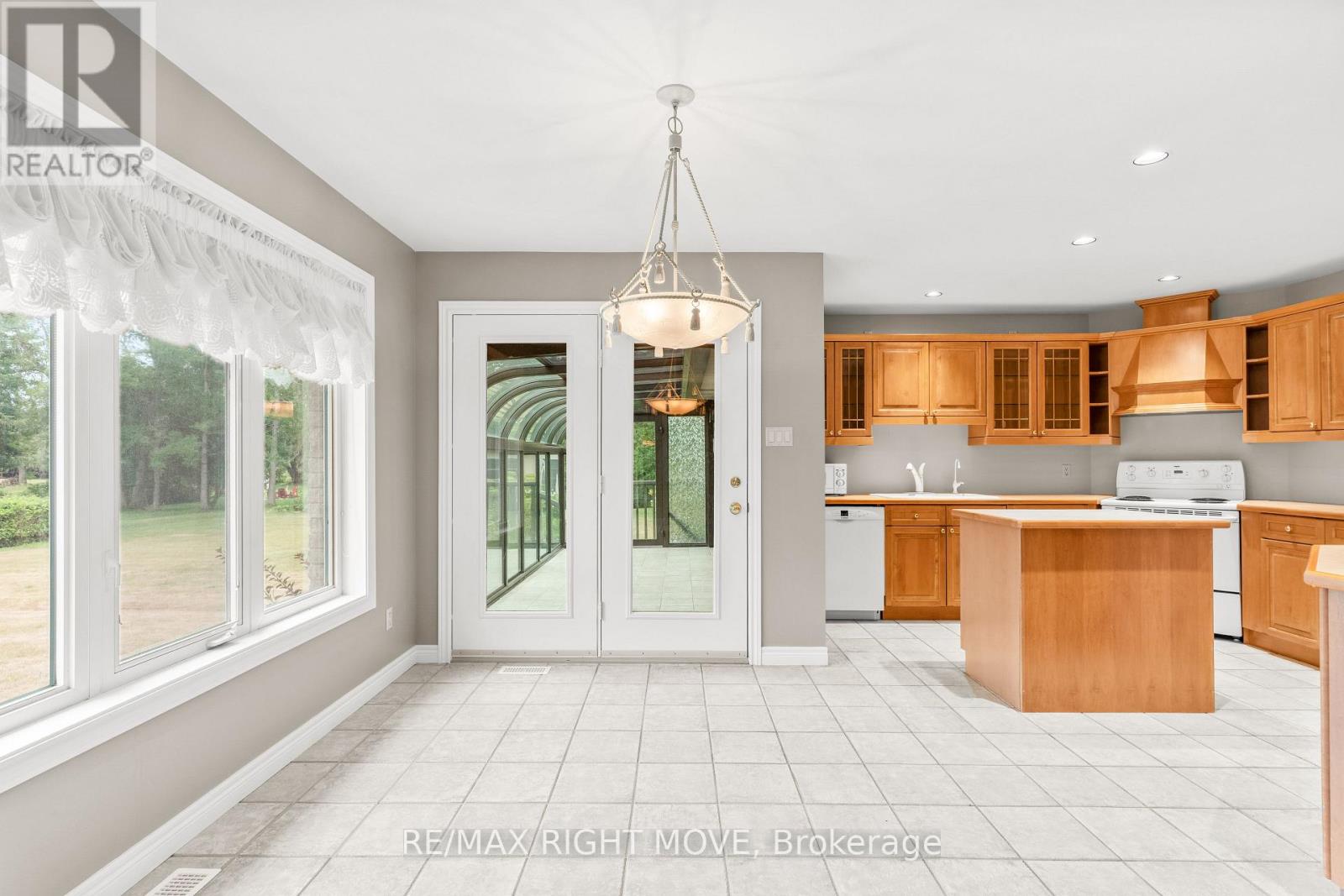 3 Thicketwood Place E, Ramara, Ontario  L0K 1B0 - Photo 13 - S12587582