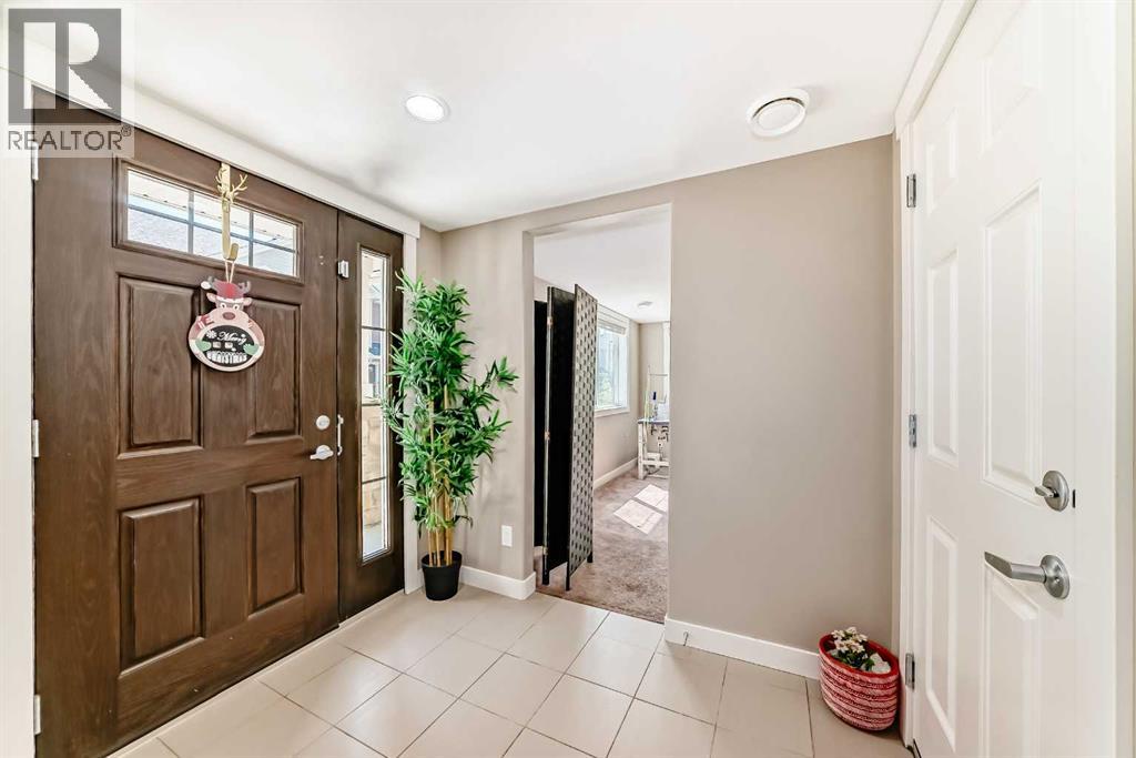 824 Skyview Ranch Grove Ne, Calgary, Alberta  T3N 0R7 - Photo 3 - A2268442