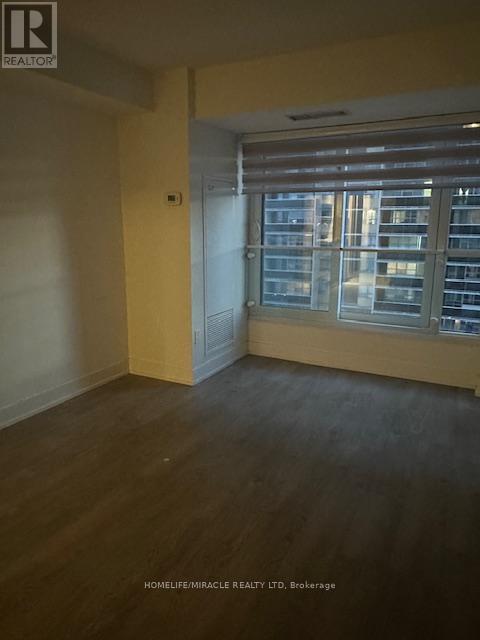 315 - 9 Mabelle Avenue, Toronto, Ontario  M9A 4X7 - Photo 3 - W12587544