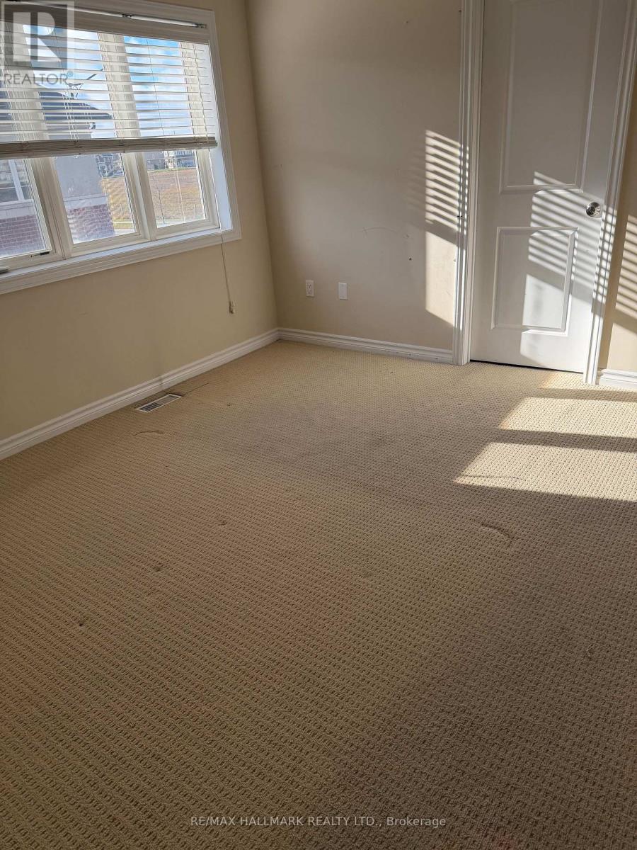 74 Lloyd Crescent, Brampton, Ontario L7A 4J6 - Photo 9 - W12587546