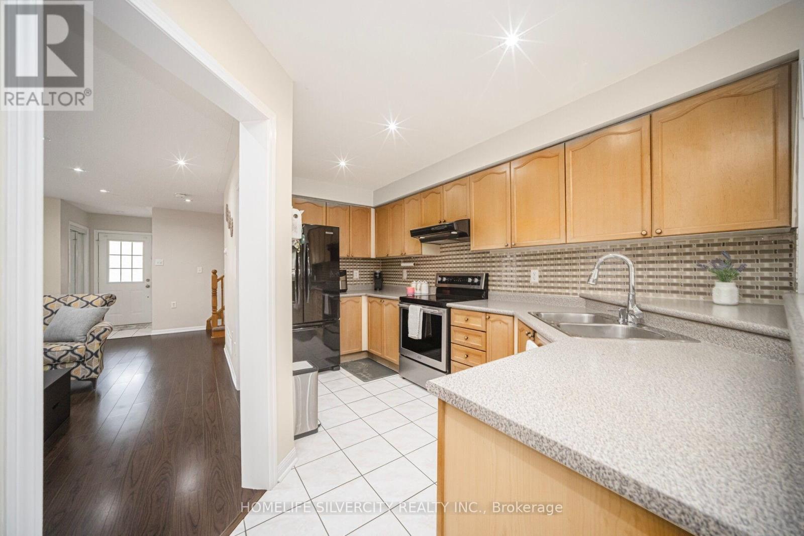 119 Herdwick Street, Brampton, Ontario  L6S 0A5 - Photo 12 - W12587558