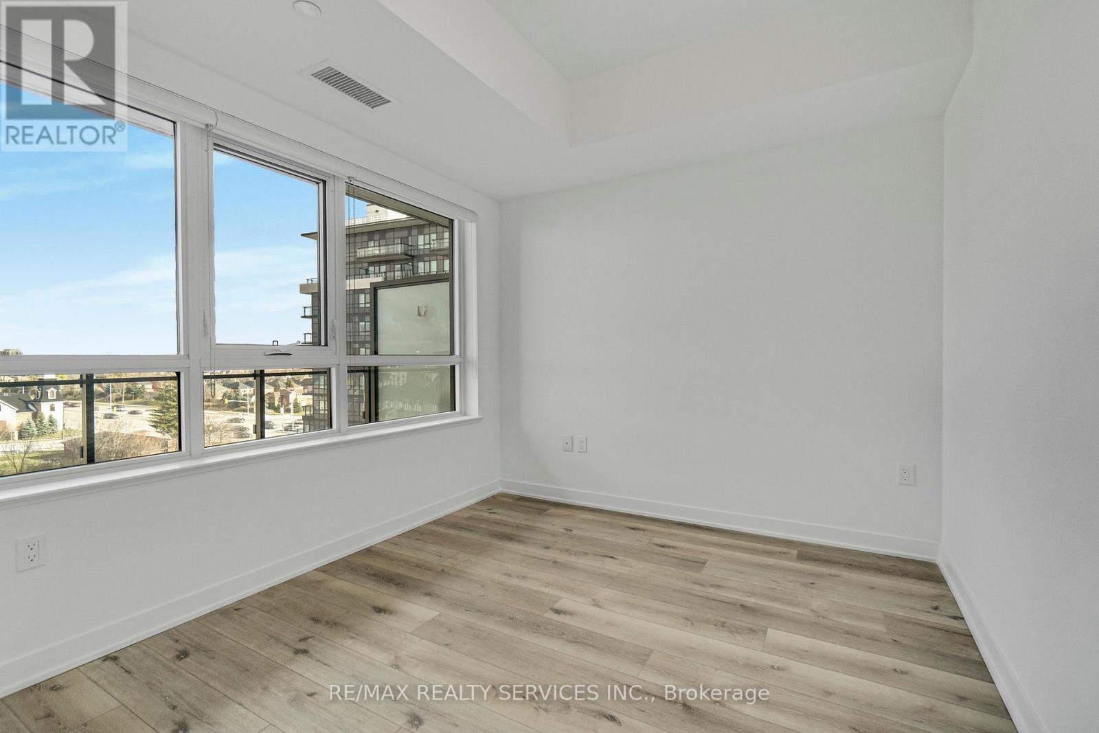 628 - 395 Dundas Street W, Oakville, Ontario  L6M 5R8 - Photo 11 - W12587560