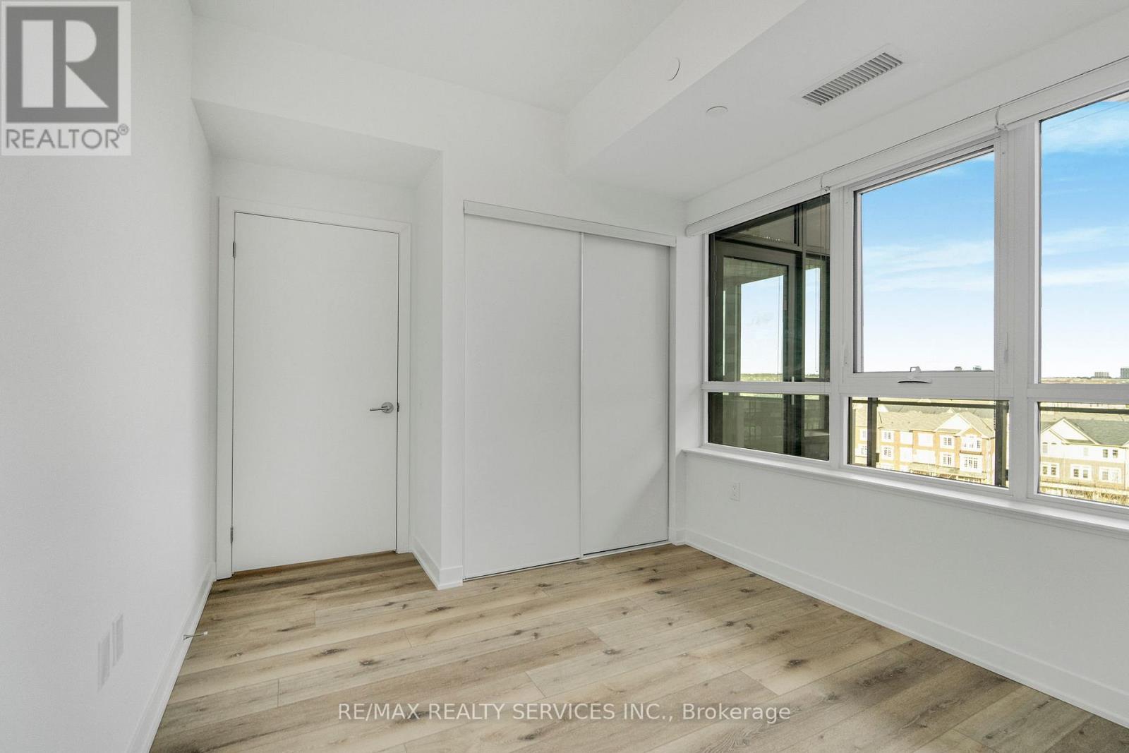 628 - 395 Dundas Street W, Oakville, Ontario  L6M 5R8 - Photo 12 - W12587560